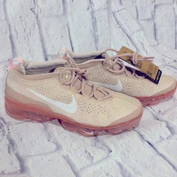 🔵”NWT” NIKE Vapormax Flyknit Pink Sneakers - Picture 4 of 16